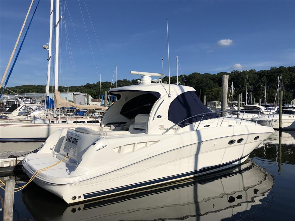 39' SEA RAY 390 Sundancer