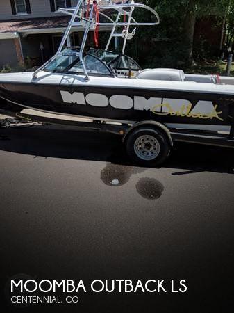 21' Moomba Outback LS
