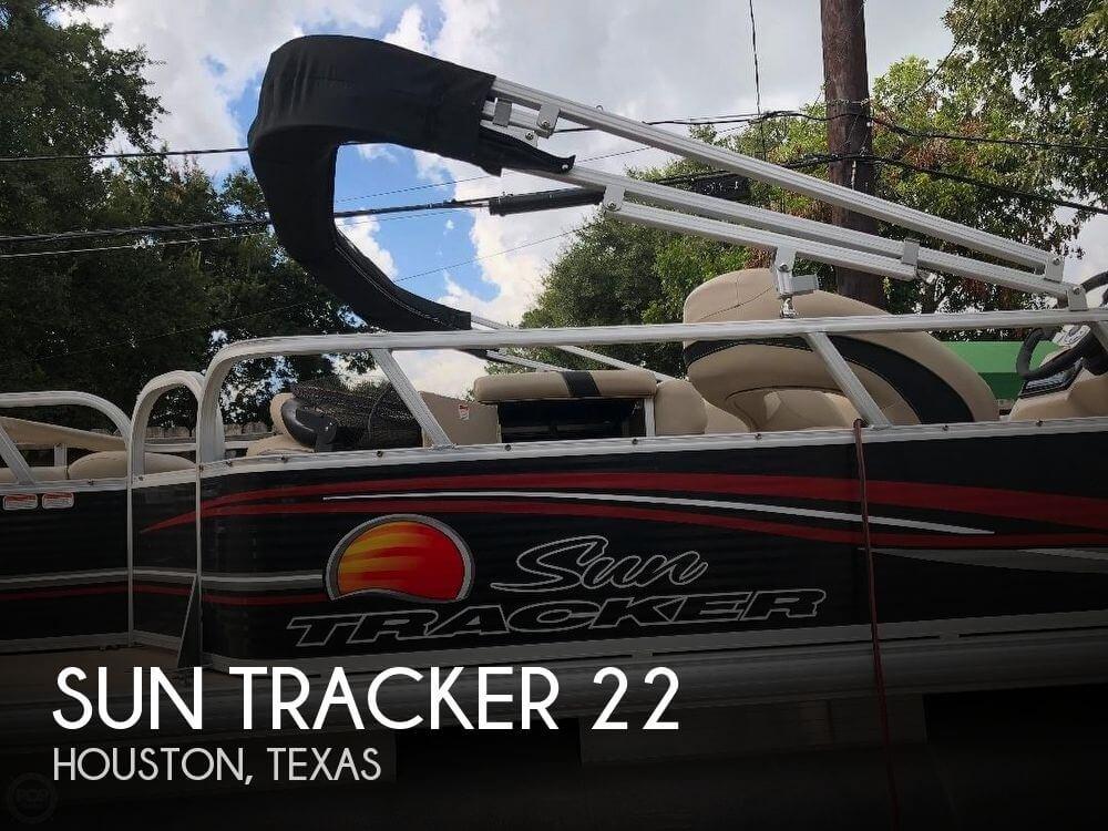 22' Sun Tracker 22 Fishin Barge DLX