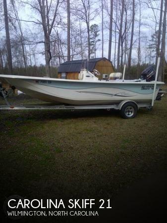 21' Carolina Skiff 218 DLV