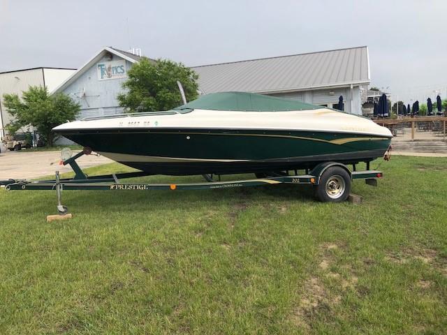 20' Crownline 202BR