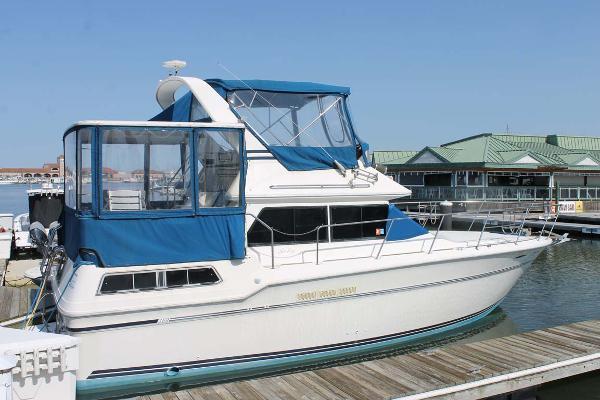 36' Sea Ray Aft Cabin