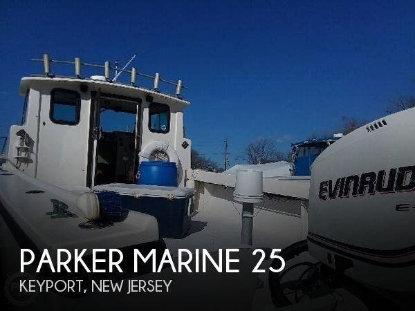 25' Parker Marine 25 Sport Cabin