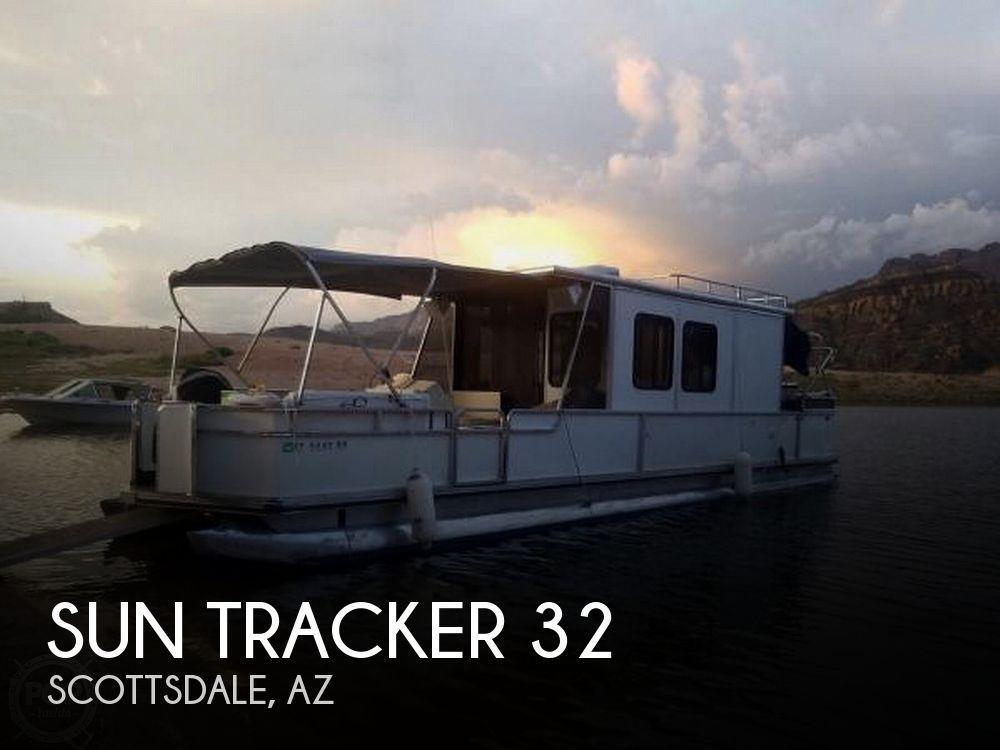 32' Sun Tracker Party Cruiser 32