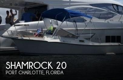 20' Shamrock 20 Walk Through