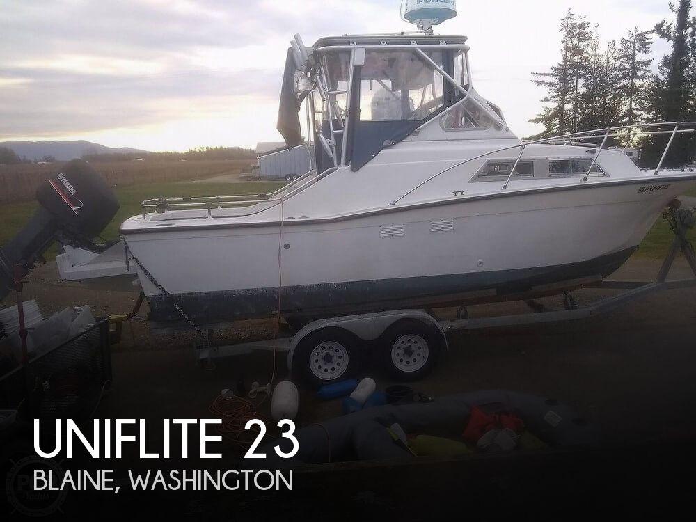 23' Uniflite 23' Salty Pup fishing boat