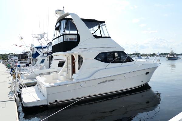 34' Silverton 34 Convertible with DIESELS