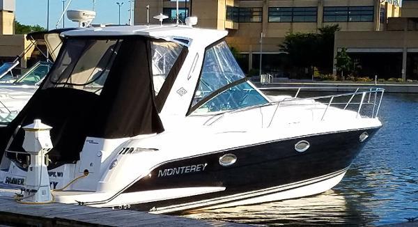 35' Monterey 355 Sport Yacht