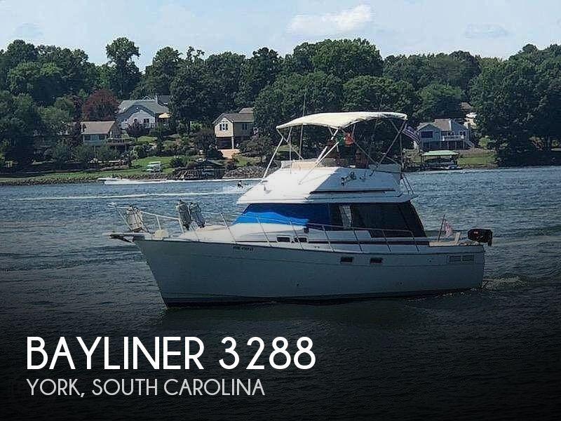 32' Bayliner 3270 Motoryacht