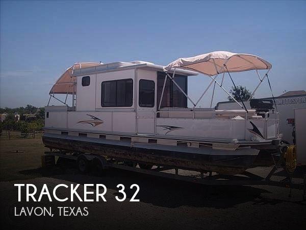32' Sun Tracker Party Cruiser 32
