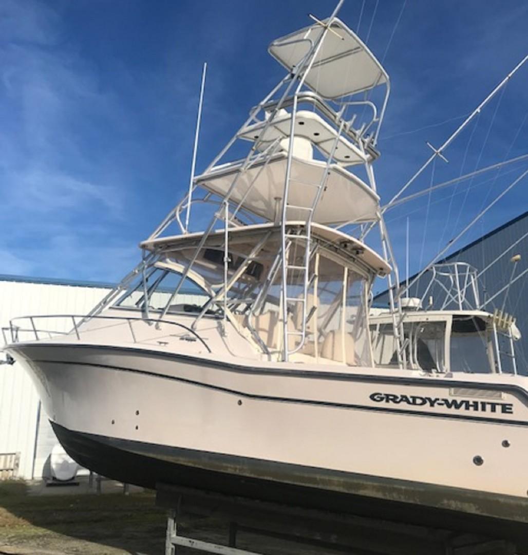 35' Grady-White 330 Express