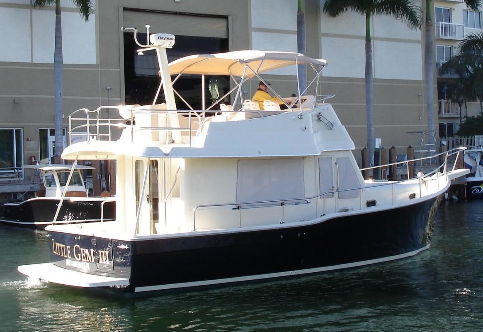 34' Mainship Trawler