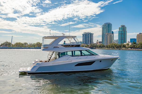 53' Tiara Yachts F53 Flybridge