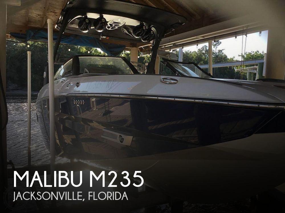 23' Malibu M235