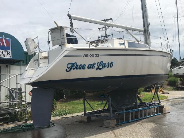 32' Hunter Vision 32