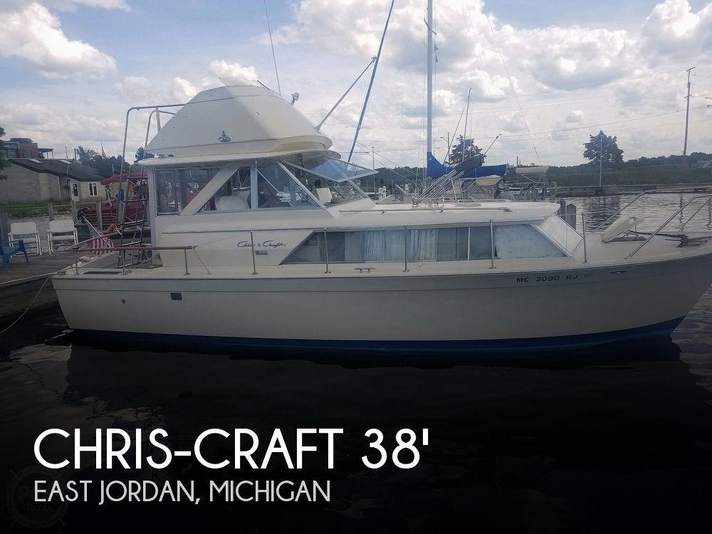31' Chris-Craft 31 Commander Sedan