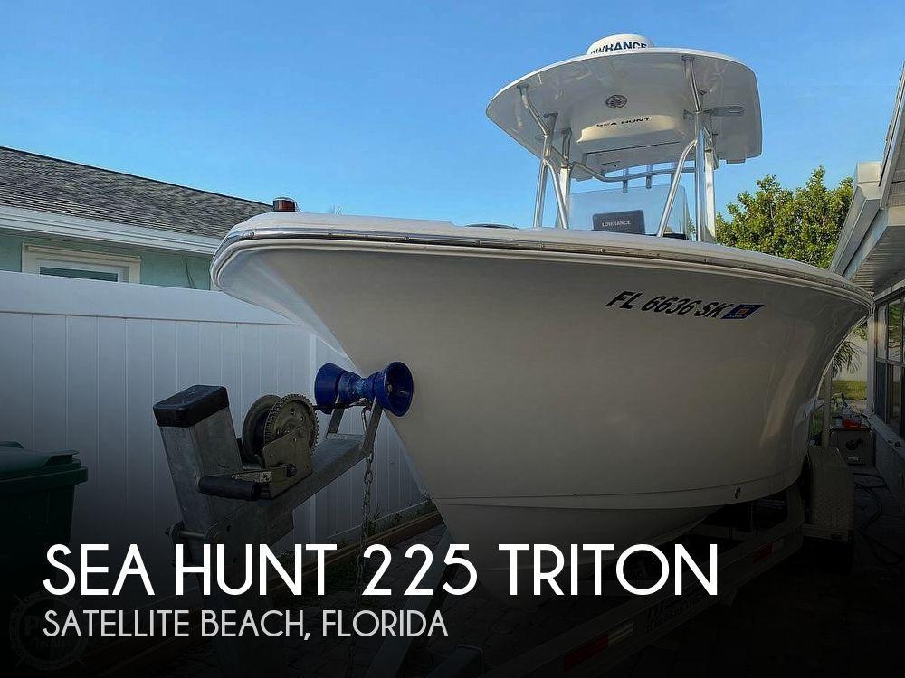 22' Sea Hunt 225 Triton