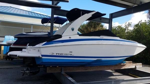 24' Regal 24 FasDeck