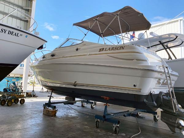 26' Larson Cabrio 260