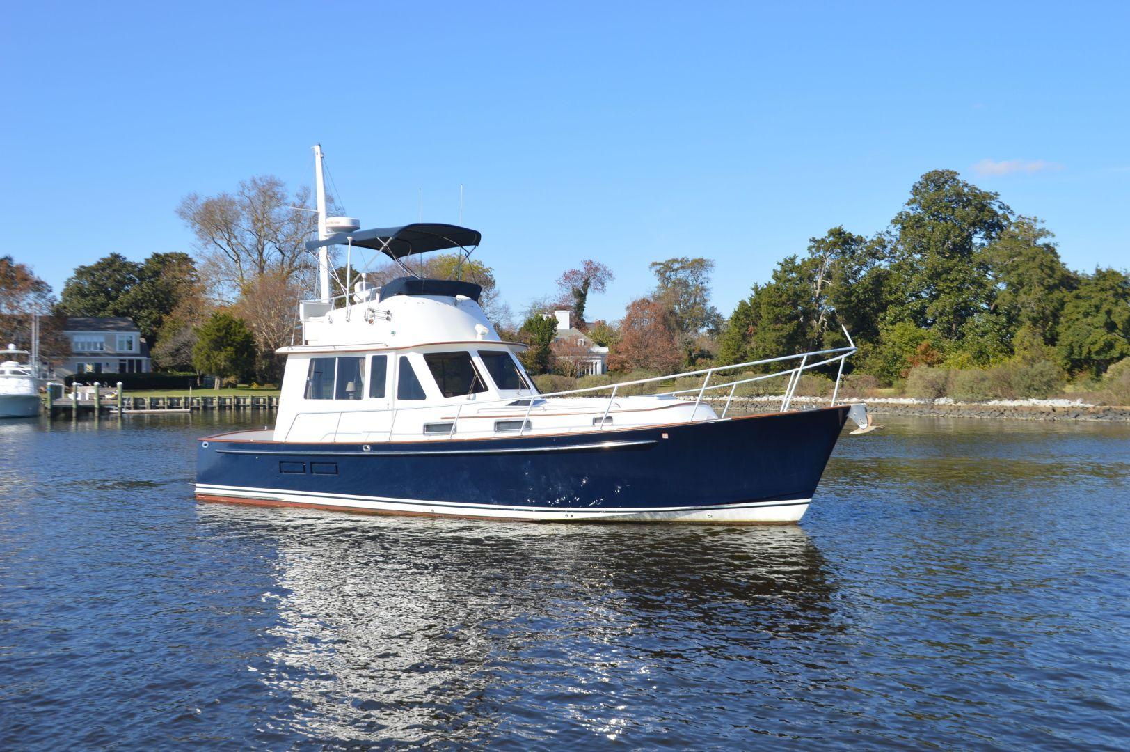 39' Legacy 40 Flybridge