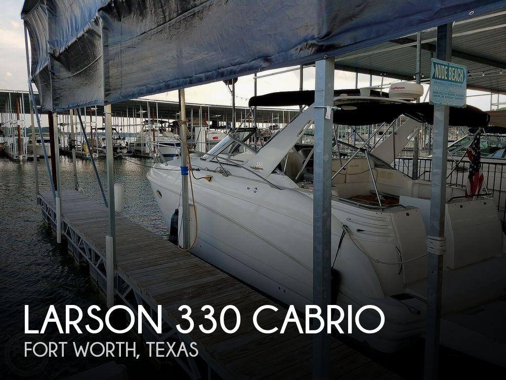 33' Larson 330 Cabrio Mid Cabin