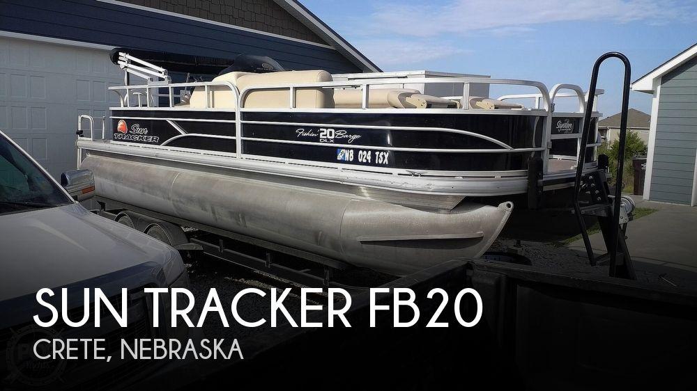 20' Sun Tracker 20 DLX Fishing Barge