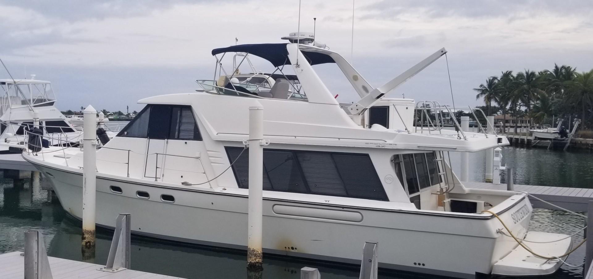 47' Bayliner 4788 Pilot House