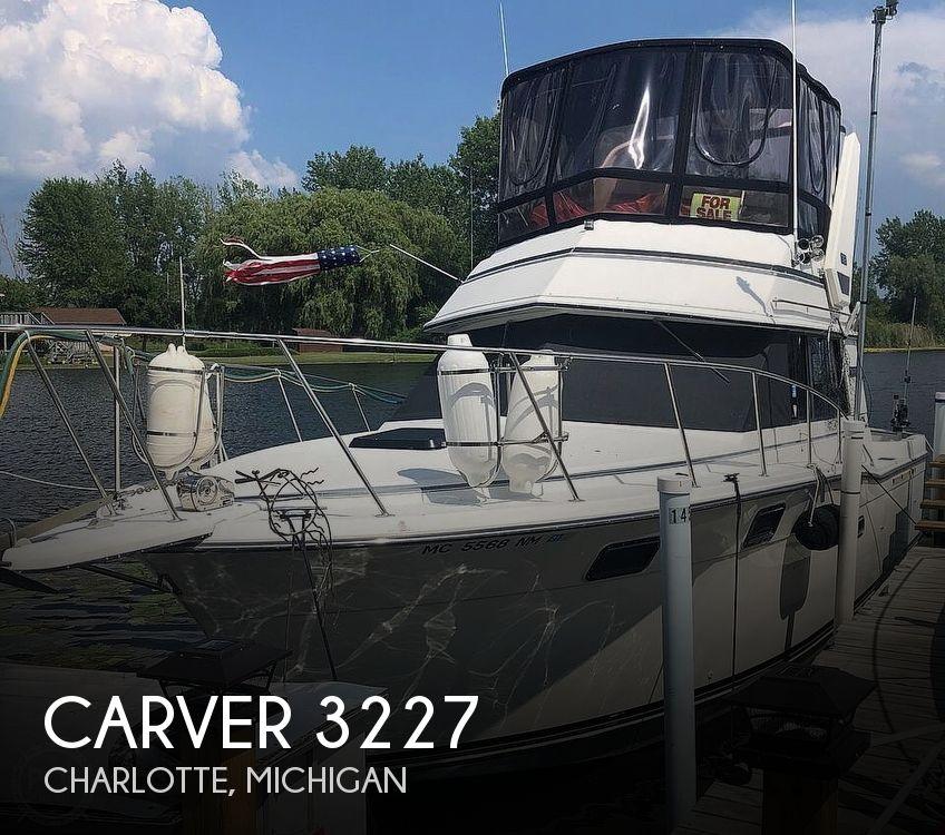 32' Carver 3227 Convertible