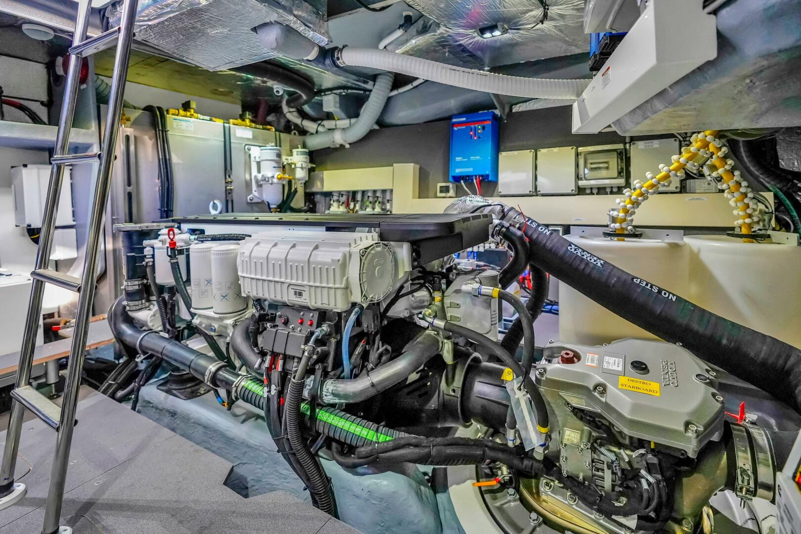 Slide: The Image of 2025 Absolute 47 Flybridge- Engine Room - 5280910