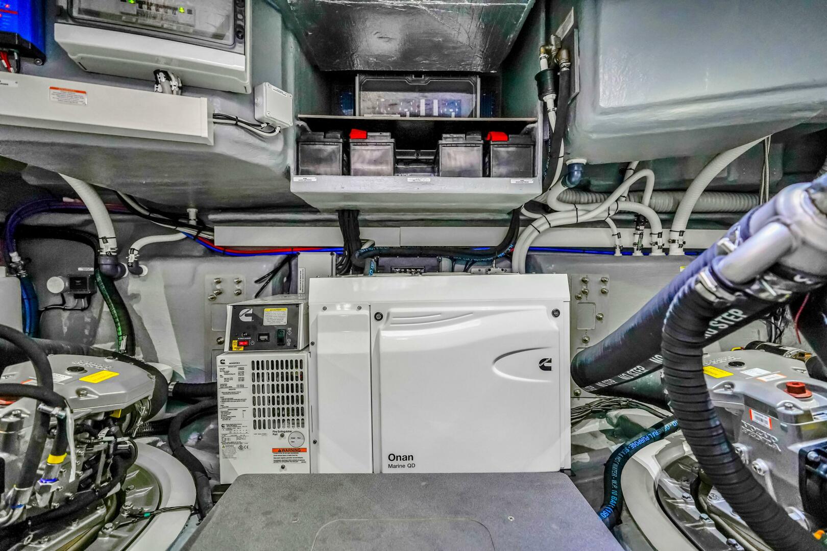 Slide: The Image of 2025 Absolute 47 Flybridge- Engine Room - 5280920