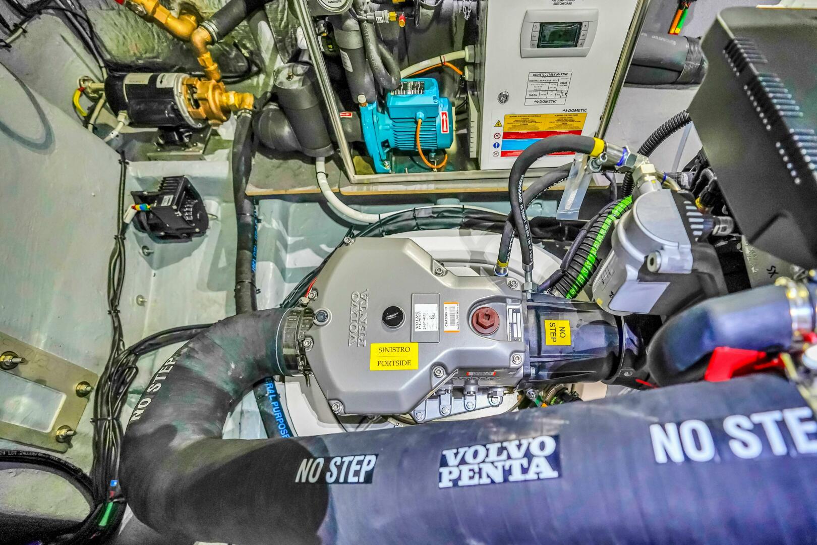 Slide: The Image of 2025 Absolute 47 Flybridge- Engine Room - 5280924