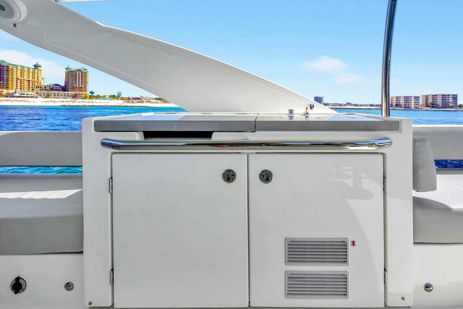Slide: The Image of 2025 Absolute 47 Flybridge- Flybridge - 5280967