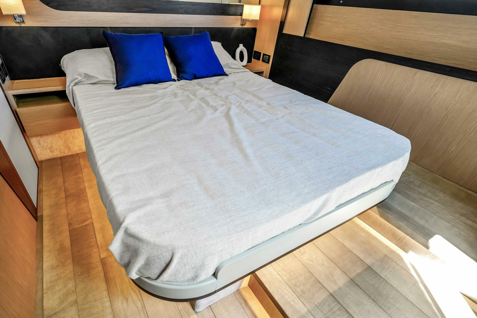 Slide: The Image of 2025 Absolute 47 Flybridge- VIP Stateroom - 5281019