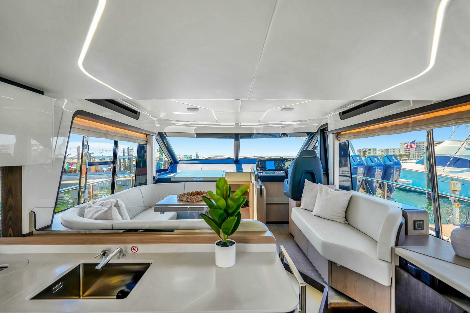 Slide: The Image of 2025 Absolute 47 Flybridge- Salon - 5281040