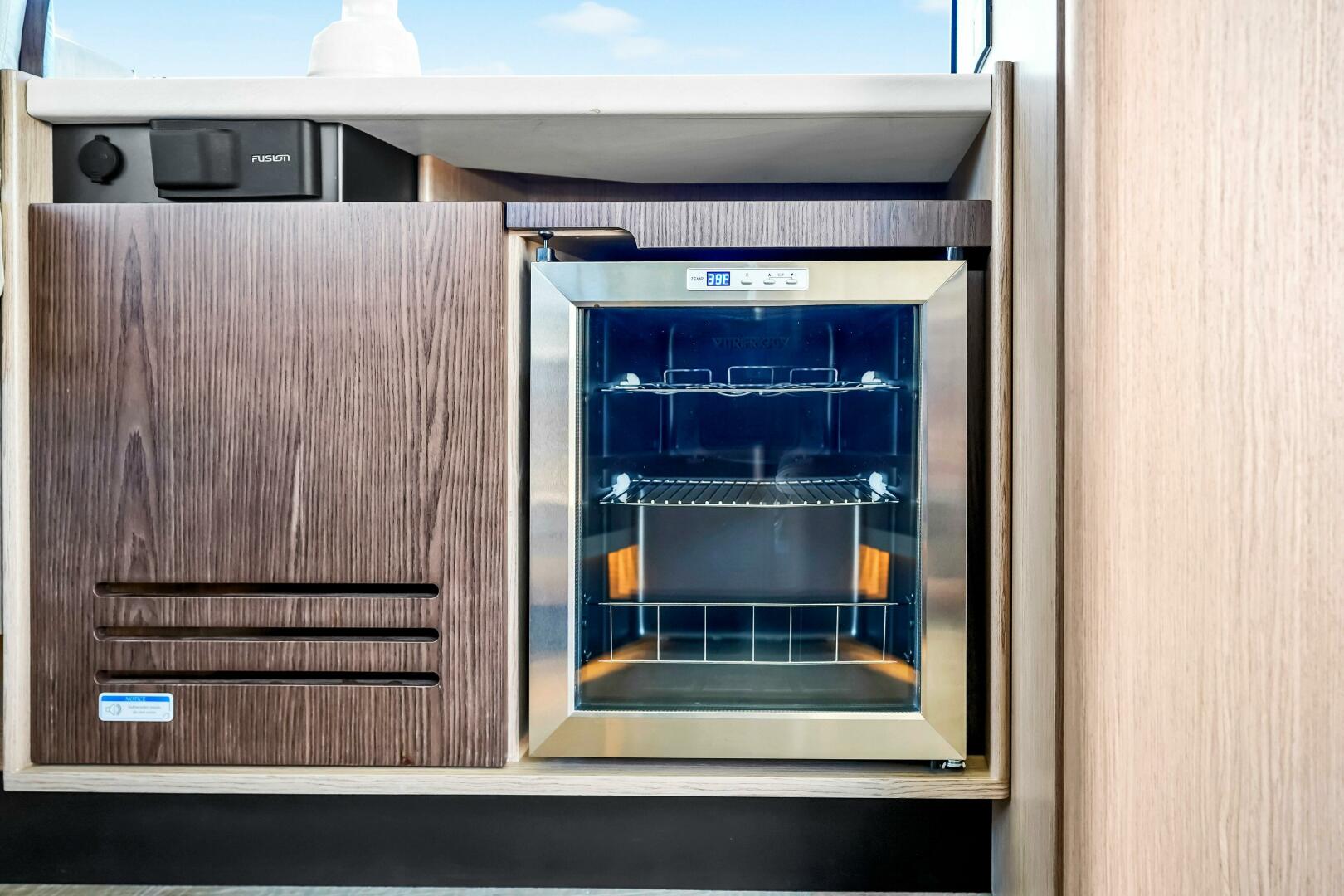 Slide: The Image of 2025 Absolute 47 Flybridge- Galley - 5281046