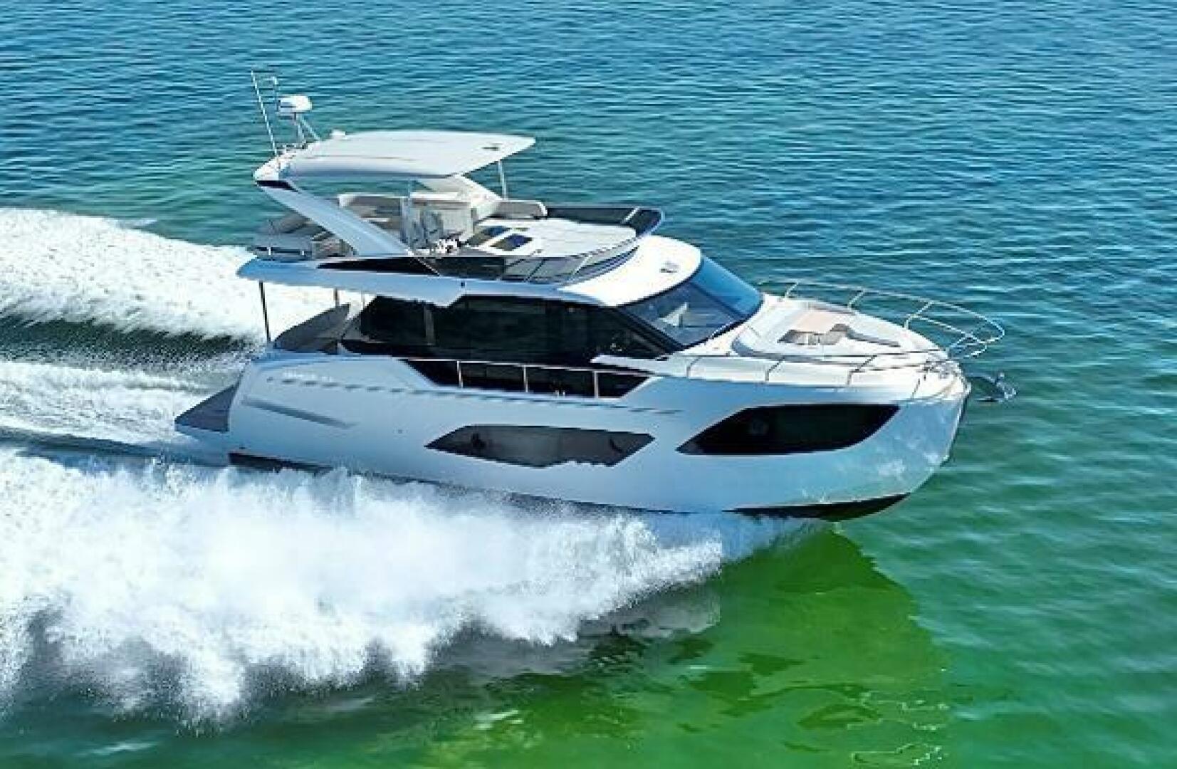 Slide: The Image of 2025 Absolute 47 Flybridge- STBD Profile - 5281060