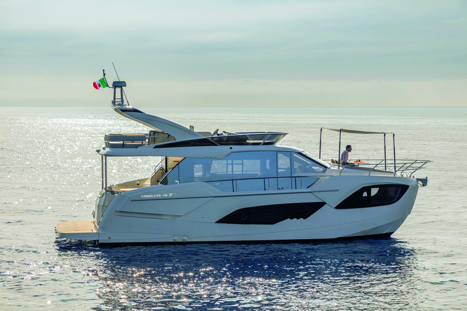 Slide: The Image of 2025 Absolute 47 Flybridge-Profile - 5284647