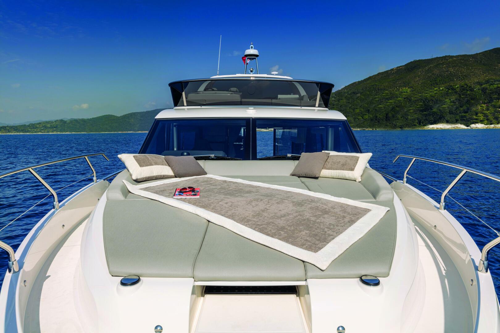 Slide: The Image of 2025 Absolute 47 Flybridge-Foredeck - 5284650