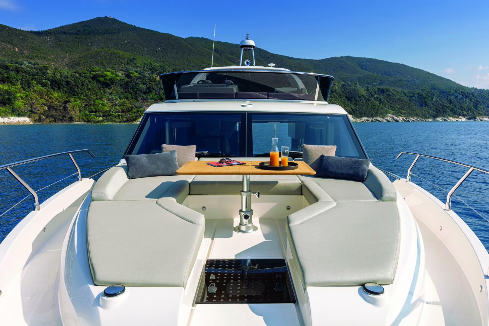 Slide: The Image of 2025 Absolute 47 Flybridge-Foredeck - 5284651