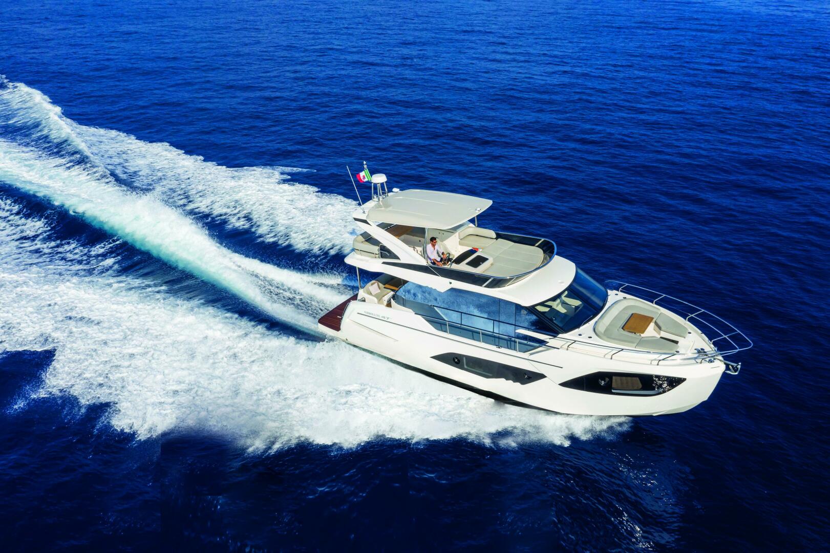 Slide: The Image of 2025 Absolute 47 Flybridge-Running Profile - 5284652