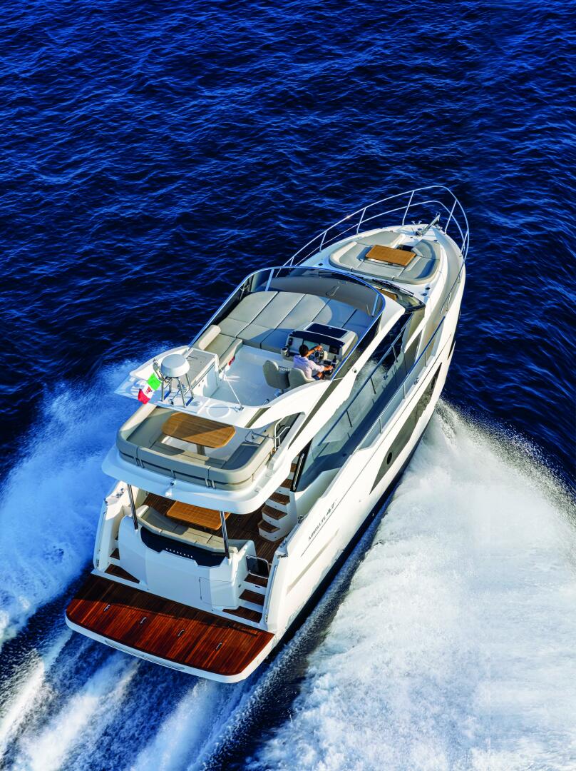 Slide: The Image of 2025 Absolute 47 Flybridge-Running Profile - 5284654