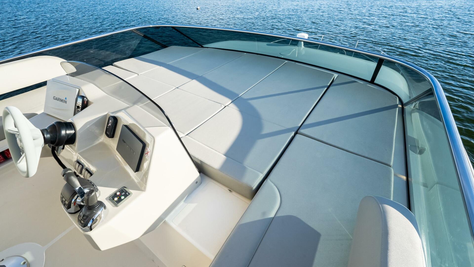 Slide: The Image of Absolute 48 Navetta 2020 - 4831722