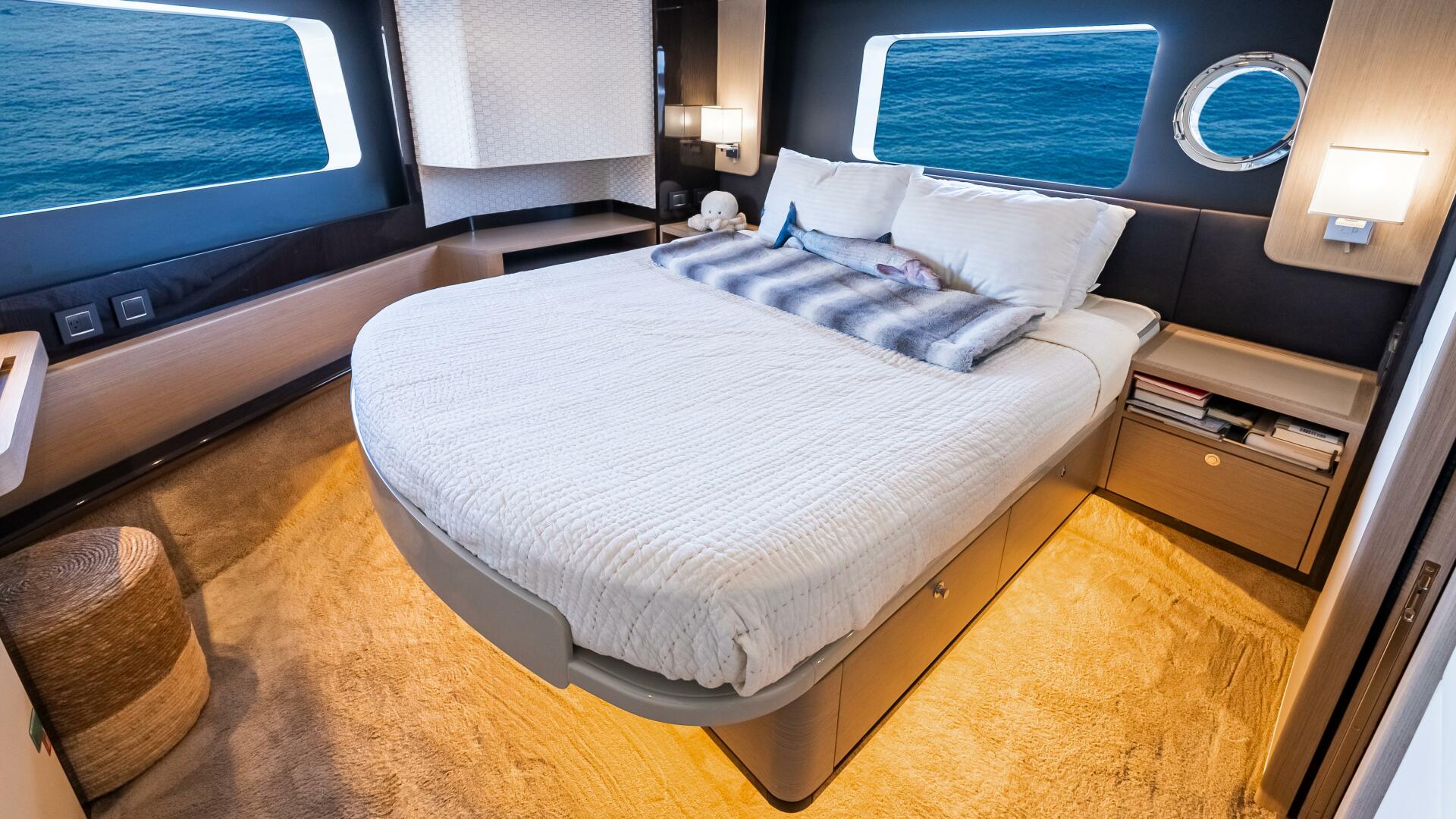 Slide: The Image of Absolute 48 Navetta 2020 - 4831736