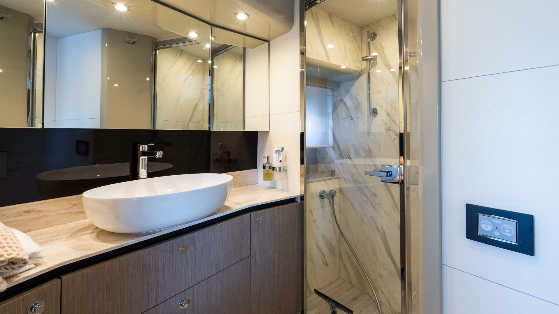 Slide: The Image of Absolute 48 Navetta 2020 - 4831743