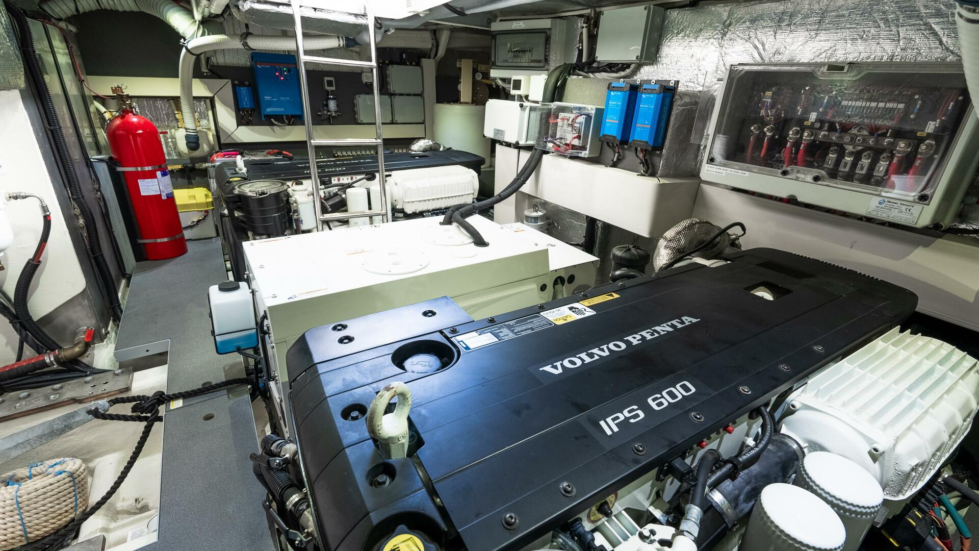 Slide: The Image of Absolute 48 Navetta 2020 - 4831747