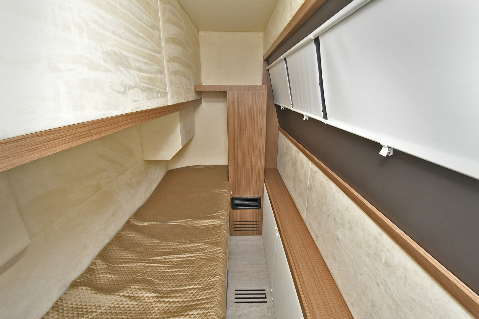 Slide: The Image of Crew Berth - 1073045