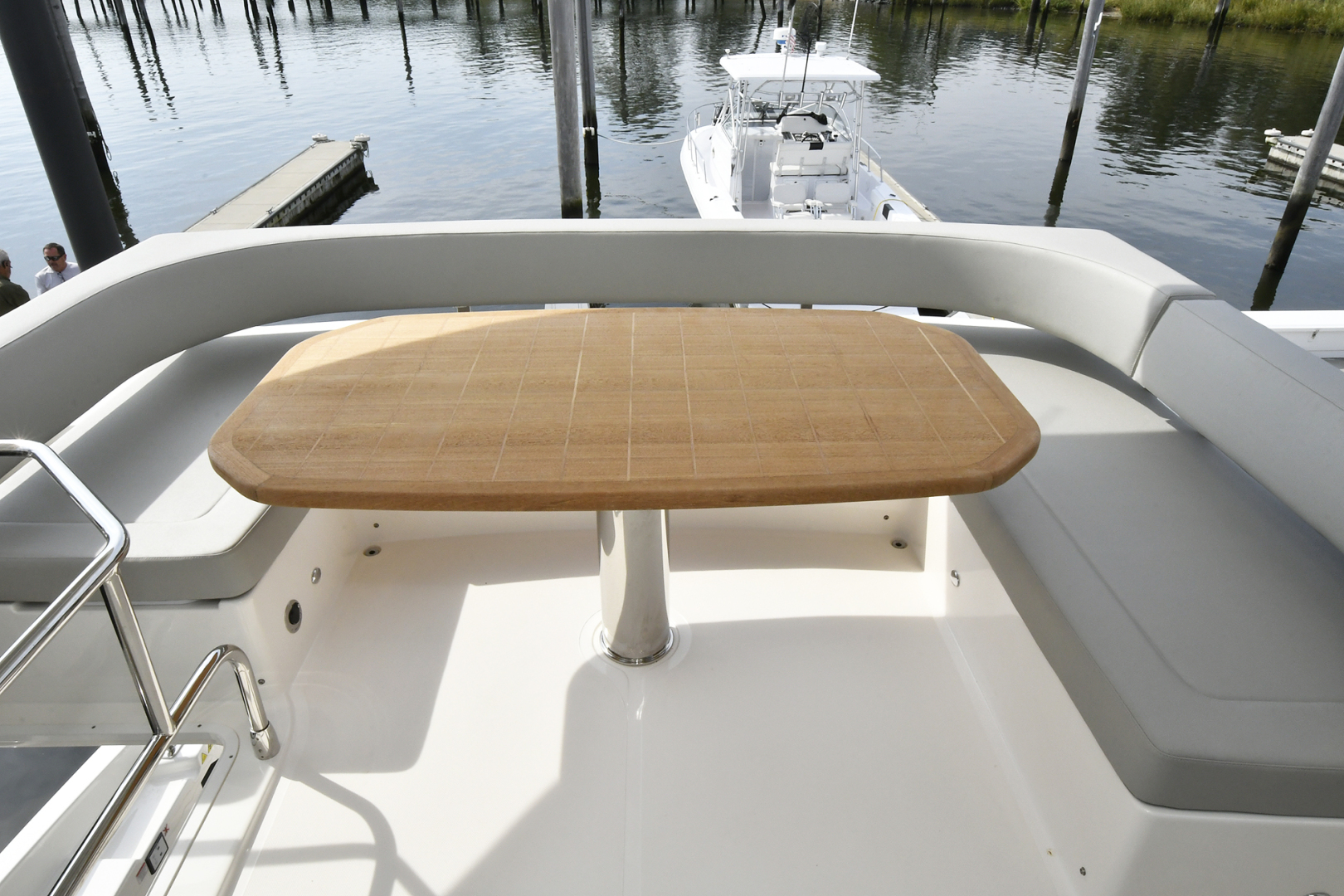 Slide: The Image of Flybridge Seating - 1073052