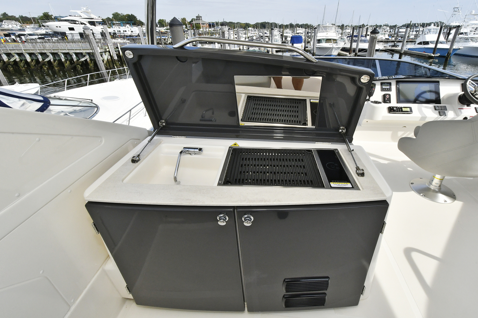 Slide: The Image of Flybridge Grill/ Wet Bar / Refrigerator - 1073055