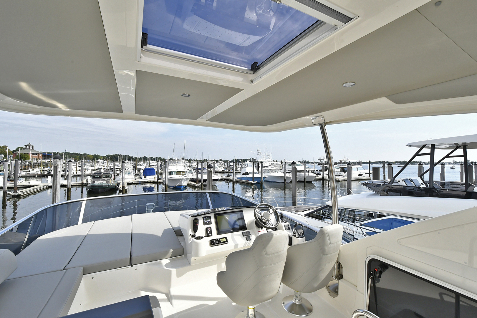 Slide: The Image of Flybridge - 1073056