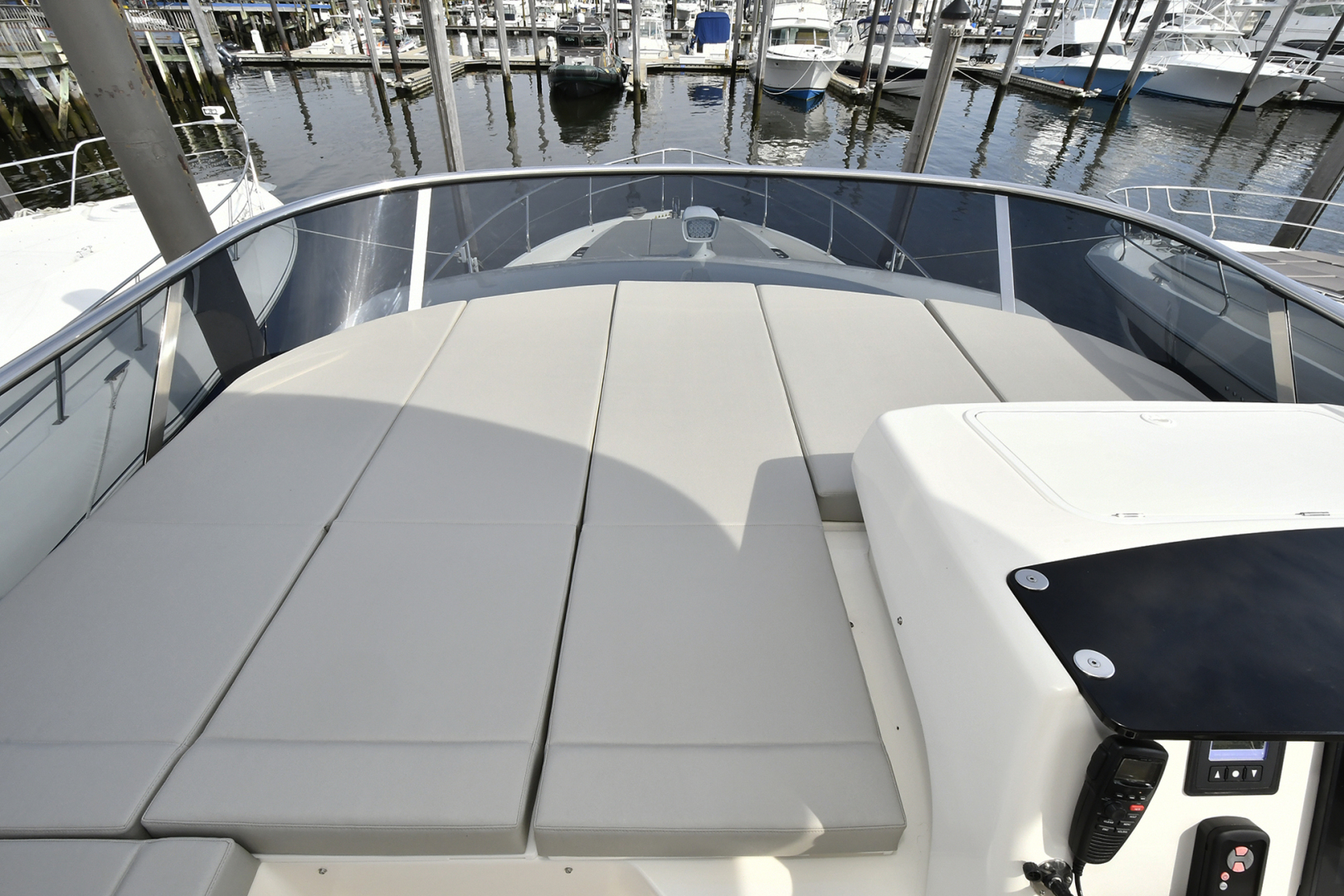 Slide: The Image of Flybridge Sunlounge - 1073058